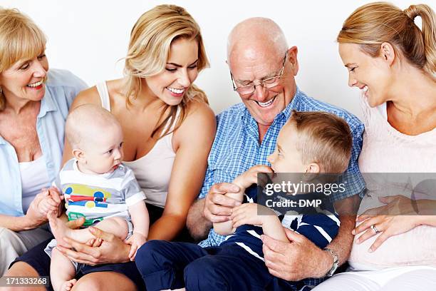 familie, die eine gute zeit - alte und junge lesbische frauen stock-fotos und bilder