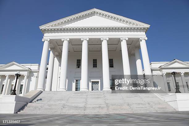 virginia state capitol - thomas lee virginia colonist stock pictures, royalty-free photos & images