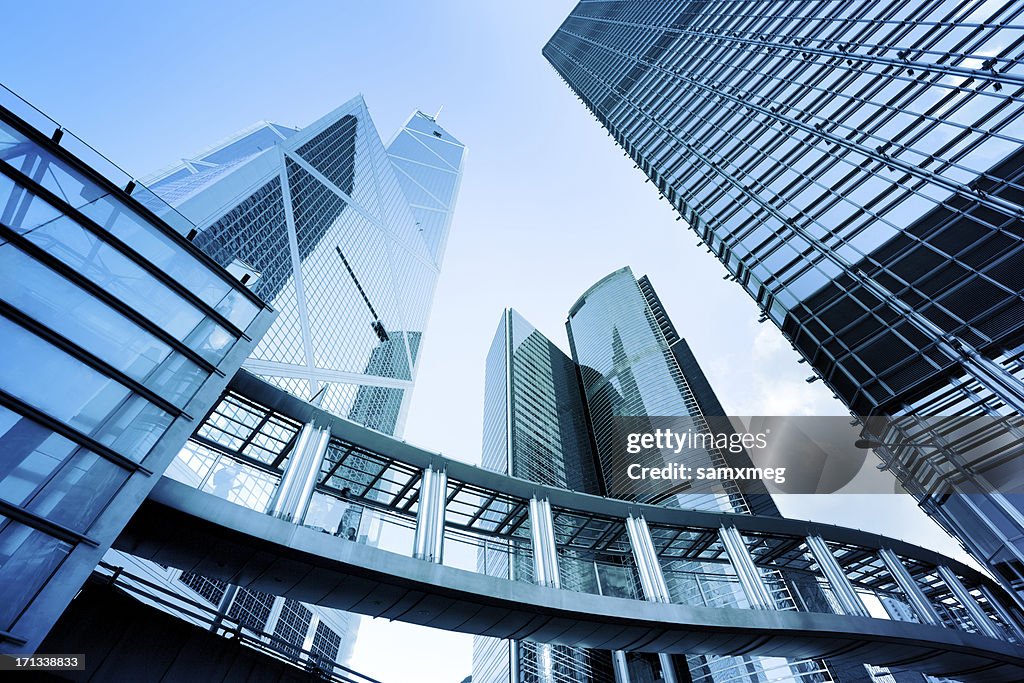 Terra vista de metal e vidro edifícios