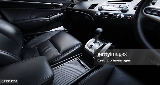 interieur eines modernen autos - vehicle interior stock-fotos und bilder