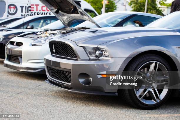 ford shelby gt500 and nissan gtr - ford mustang shelby gt500 stock pictures, royalty-free photos & images