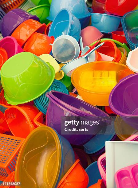 bunte plastics - wash bowl stock-fotos und bilder