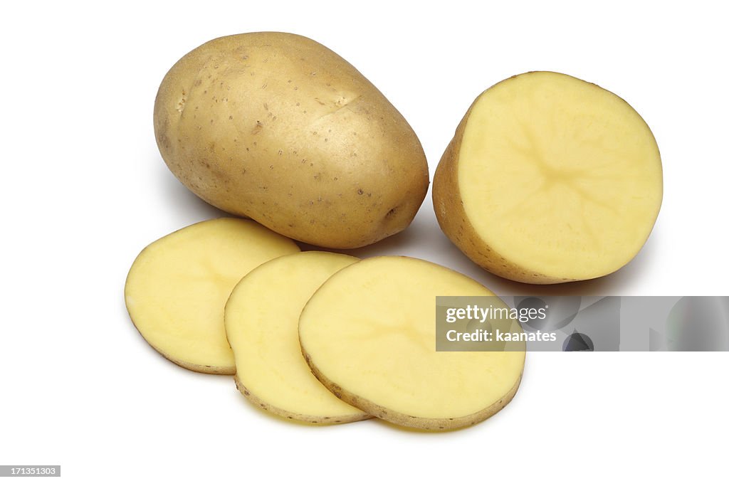 Batata Crua pleno corpo e fresco isolado no branco de Corte