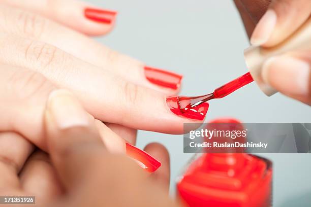 esmalte de uñas. - nails fotografías e imágenes de stock