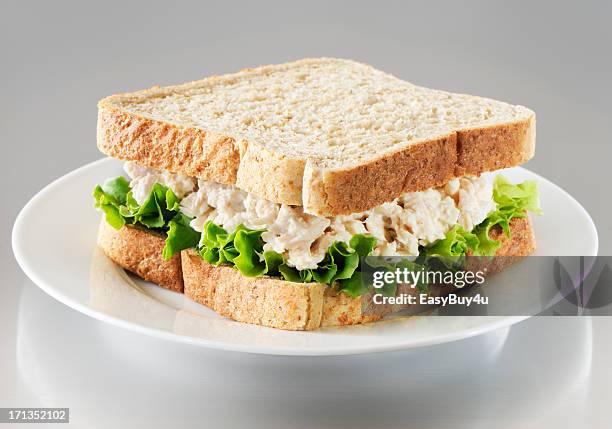 tuna salad sandwich - tuna stockfoto's en -beelden