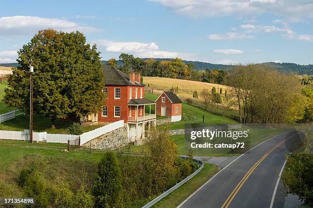 farm house along scenic country road, antietam battlefield, maryland - maryland stock pictures, royalty-free photos & images