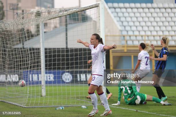 Milica Mijatovic of ACF Fiorentina celebrates after scoring to give the side a 1-0 lead during the Women's Serie A match between FC internazionale...