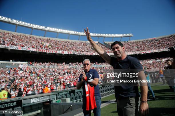 Marcelo Salas former chilean player of River Plate waves to the fans before the match between River Plate and Talleres as part of group A of Copa de...