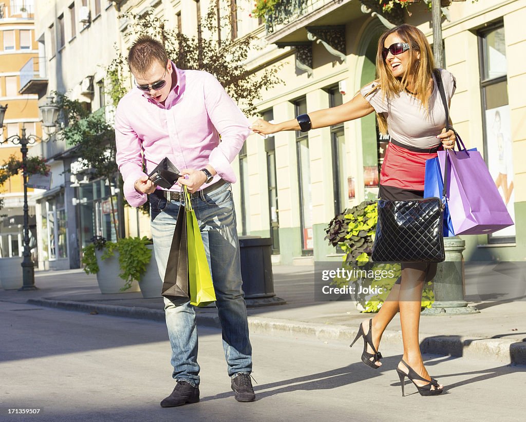 Shopping couple.