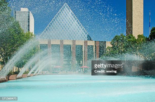 edmonton city hall and water fountains - edmonton stock pictures, royalty-free photos & images