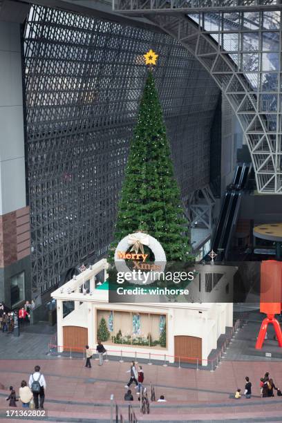jr kyoto station in japan - kyoto station stock pictures, royalty-free photos & images