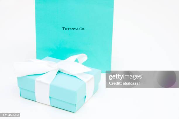 tiffany and co. gift box - tiffany box stock pictures, royalty-free photos & images