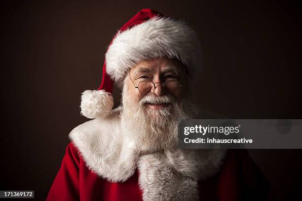 des photos de vrais santa claus - père noël photos et images de collection