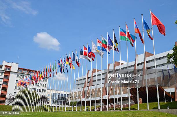 palais de l'europe in straßburg - straßburg stock-fotos und bilder