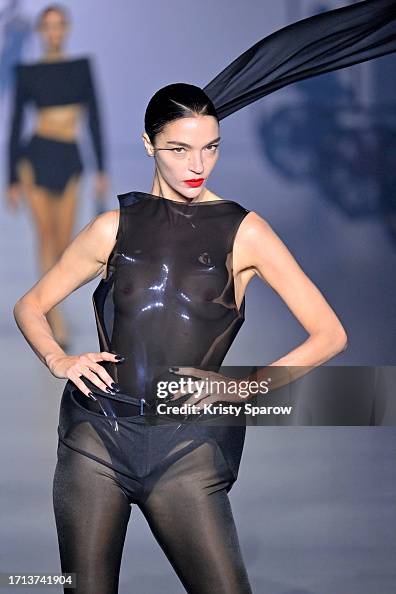 Mugler : Runway - Paris Fashion Week - Womenswear Spring/Summer 2024 Mugler : Runway - Paris Fashion Week - Womenswear Spring/Summer 2024