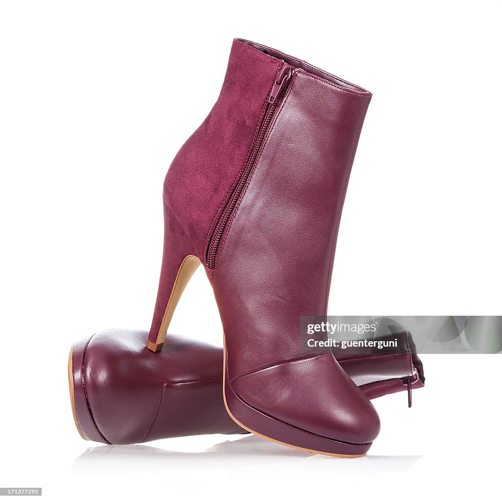 Bottines à talons hauts rouge foncé