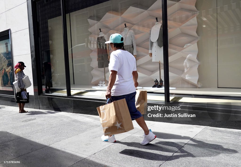 Economic Data Shows U.S. Consumer Spending Remains Strong