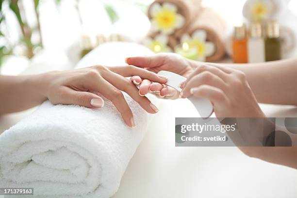 manicure. - manicure imagens e fotografias de stock