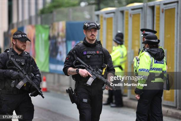 Police In Manchester 1,324 Manchester Armed Police Stock Photos, High-Res Pictures, and ...