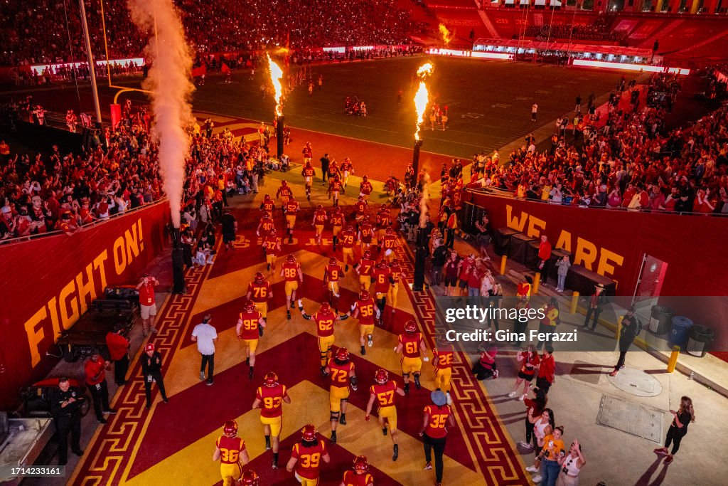 USC vs Arizona in Los Angeles, CA