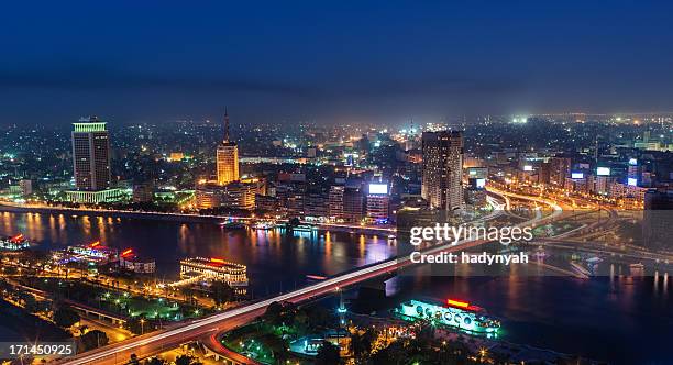 horizonte de la ciudad de el cairo al atardecer - áfrica del norte fotografías e imágenes de stock