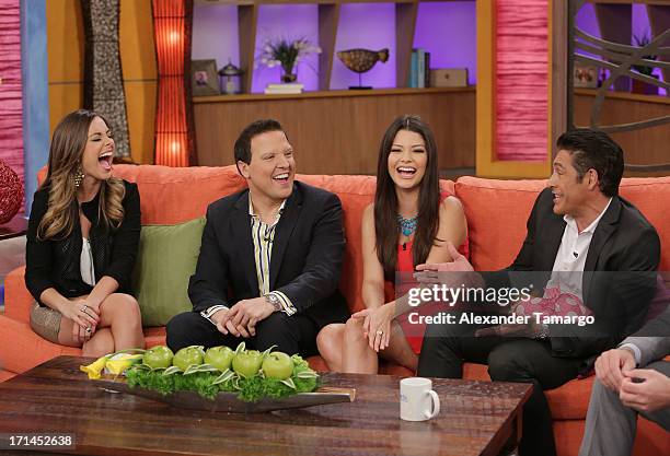 Maria Elisa Camargo, Raul Gonzalez, Ana Patricia Gonzalez and Johnny Lozada appear on Univision's "Despierta America" to promote film "White House...