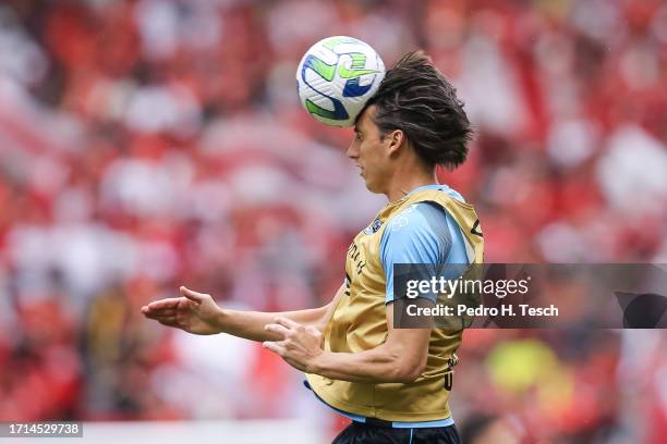 Pedro Geromel of Gremio warms up prior before the match between Internacional and Gremio as part of Brasileirao 2023 at Beira-Rio Stadium on October...