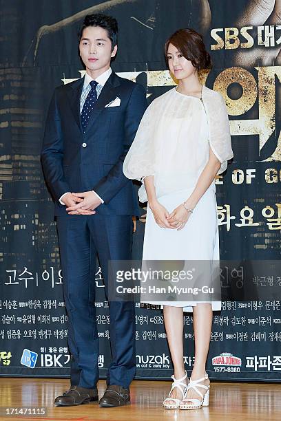 South Korean actors Lee Hyun-Jin and Lee Yo-Won attend during the SBS Drama 'Empire of Gold' press conference on June 25, 2013 in Seoul, South Korea....