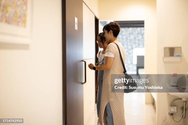 a day in the life of an otolaryngology clinic. - 静岡県 stock pictures, royalty-free photos & images