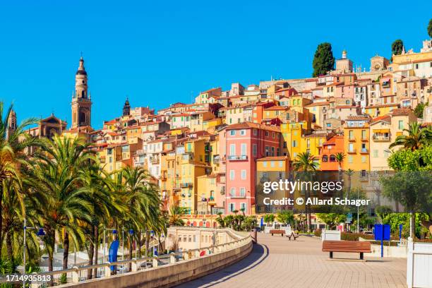 boulevard in menton southern france - riviera francesa imagens e fotografias de stock