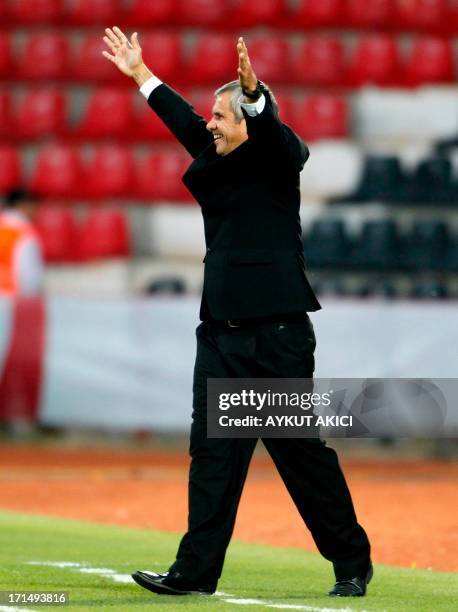 Paraguay's coach Victor Genes celebrates after the group stage football match between Mexico v Paraguay at the FIFA Under 20 World Cup at the Kamil...
