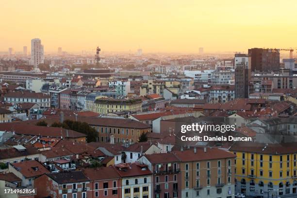 early morning in milan - milan skyline stock pictures, royalty-free photos & images