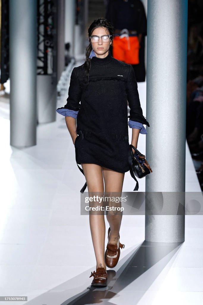Miu Miu : Runway - Paris Fashion Week - Womenswear Spring/Summer 2024