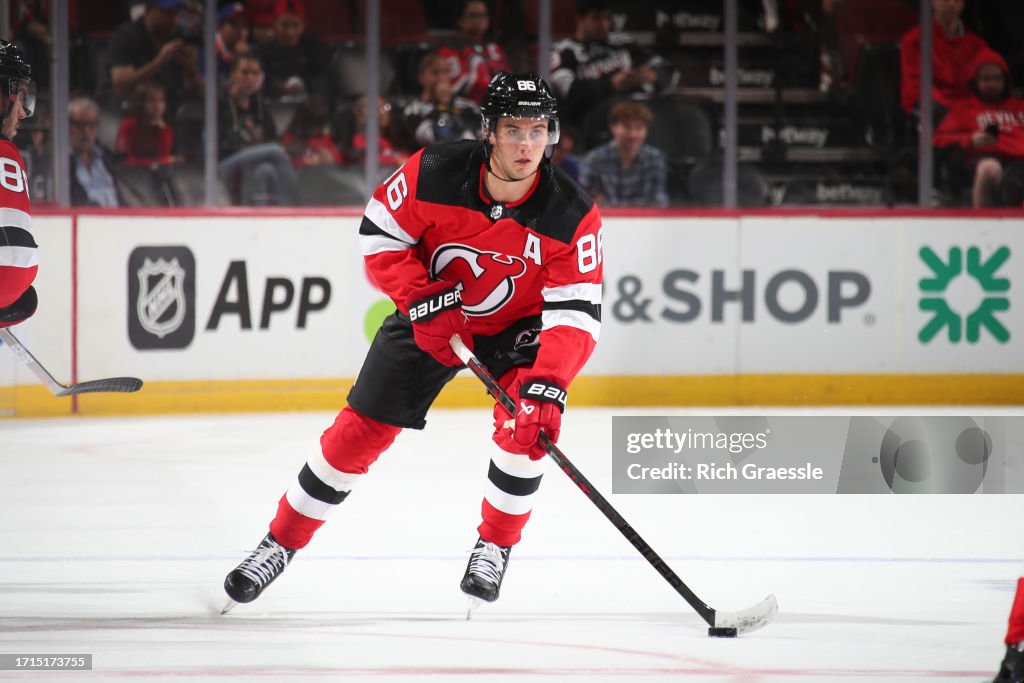 New York Islanders v New Jersey Devils