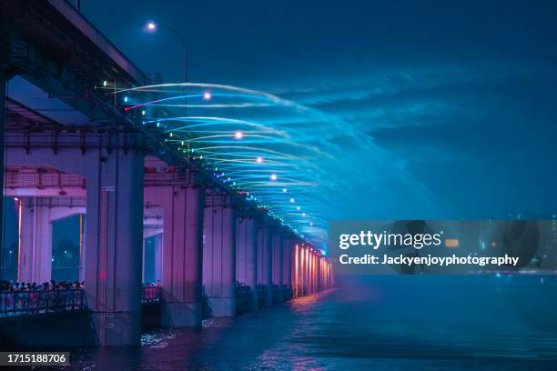 seoul skyline and the banpo bridge water and light show - river han stock pictures, royalty-free photos & images