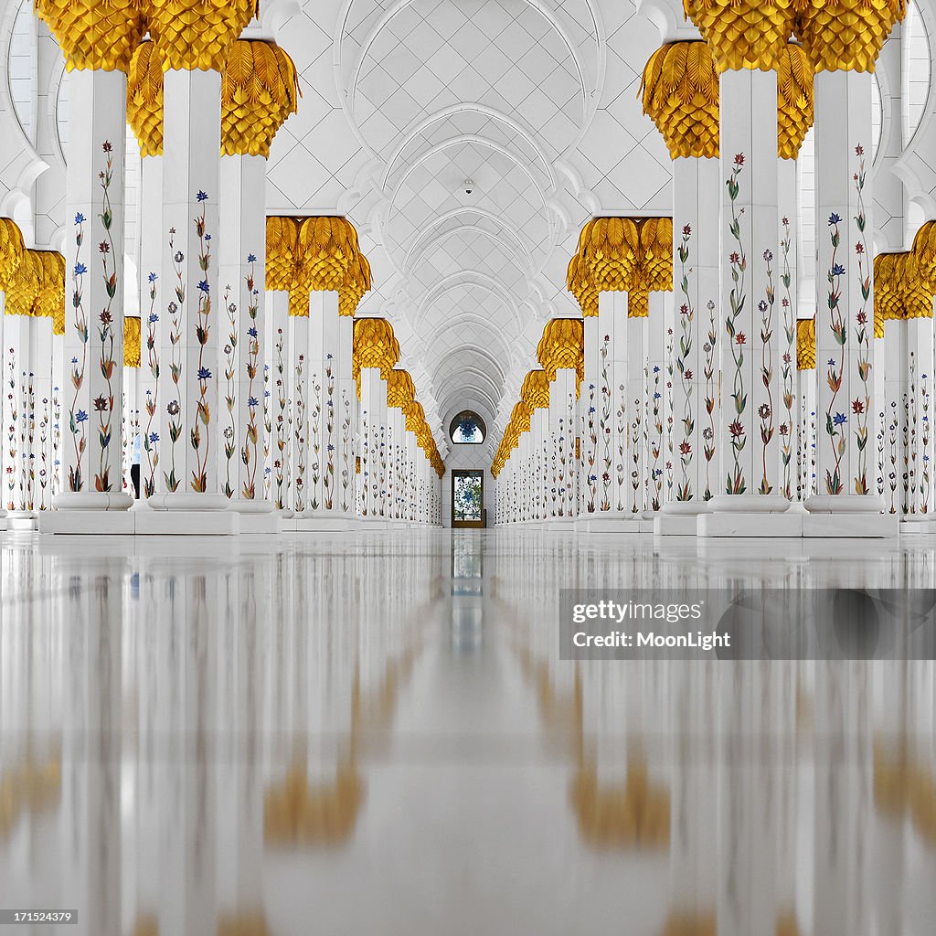 Abu Dhabi Grand Mosque