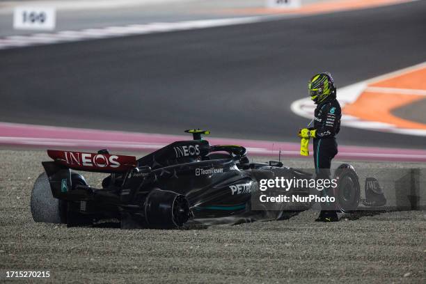 Lewis Hamilton of United Kingdom, Mercedes - AMG PETRONAS, W14 - Mercedes, action crash during the Formula 1 Qatar Grand Prix from 5th to 8th of...