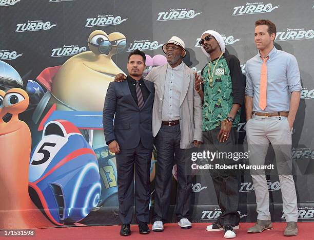 Michael Pena, Samuel L. Jackson, Snoop Dogg and Ryan Reynolds attend the 'Turbo' premiere at the Centre de Convencions Internacional de Barcelona on...