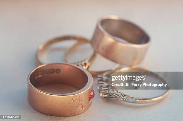 gold rings - collection 5 stock pictures, royalty-free photos & images