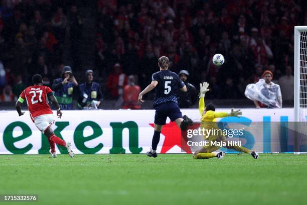 Sheraldo Becker of 1.FC Union Berlin scores the team's second goal during the UEFA Champions League match between 1. FC Union Berlin and SC Braga at...