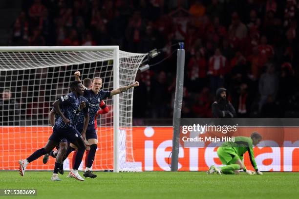Bruma of SC Braga celebrates with team mates after scoring the team's second goal during the UEFA Champions League match between 1. FC Union Berlin...