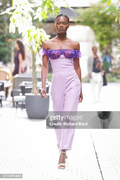 Model walks the runway during the Le Fil Womenswear Spring/Summer 2024 show as part of Paris Fashion Week on October 03, 2023 in Paris, France.