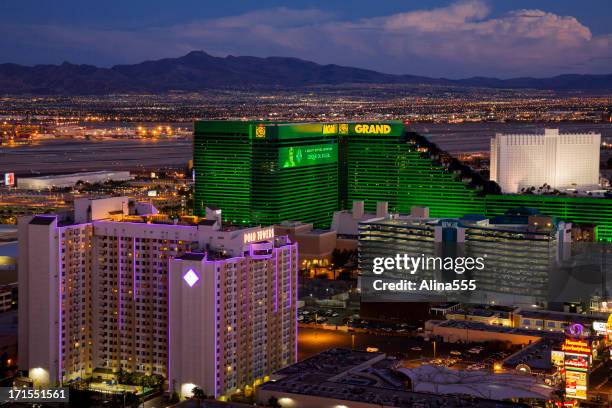 mgm grand resort hotel and casino at sunset - mgm grand stock pictures, royalty-free photos & images