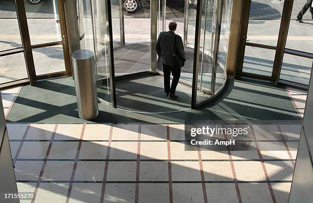 leaving the office - wrap up stock pictures, royalty-free photos & images