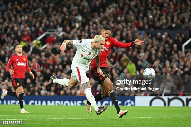 Mauro Icardi of Galatasaray S.k scores the team's third goal during the UEFA Champions League match between Manchester United and Galatasaray A.S at...