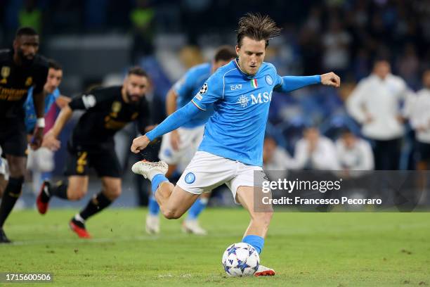 Piotr Zielinski of Napoli celebrates after scoring the team's second goal from a penalty during the UEFA Champions League match between SSC Napoli...