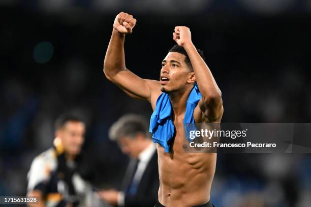 Jude Bellingham of Real Madrid celebrates following the team's victory during the UEFA Champions League match between SSC Napoli and Real Madrid CF...