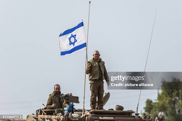 October 2023, Israel, Sderot: Israeli artillery forces are deployed near the Israel-Gaza border. Fighting between Israeli soldiers and Islamist Hamas...