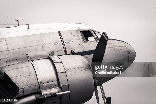 douglas dc-3 - united states airforce stockfoto's en -beelden