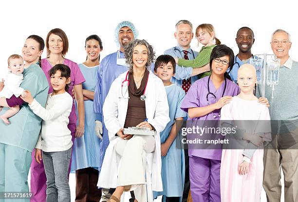 happy children's hospital con la diversidad (aislado) - group health workers white background fotografías e imágenes de stock